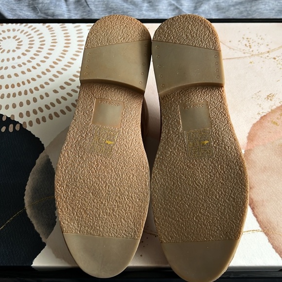 NWOT Dolce Vita tan booties - Picture 5 of 6